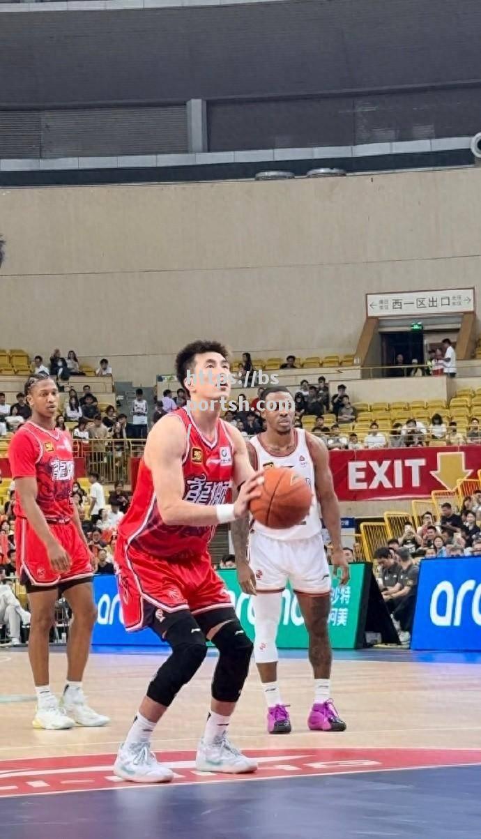 bsports体育-青岛黄海不敌广州恒大，遭遇连败